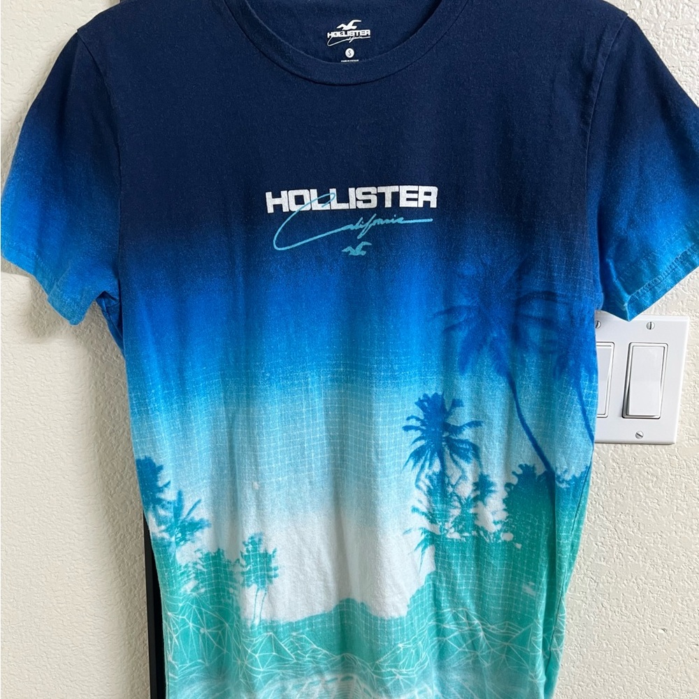 Hollister Blue Gradient Short Sleeve Tee